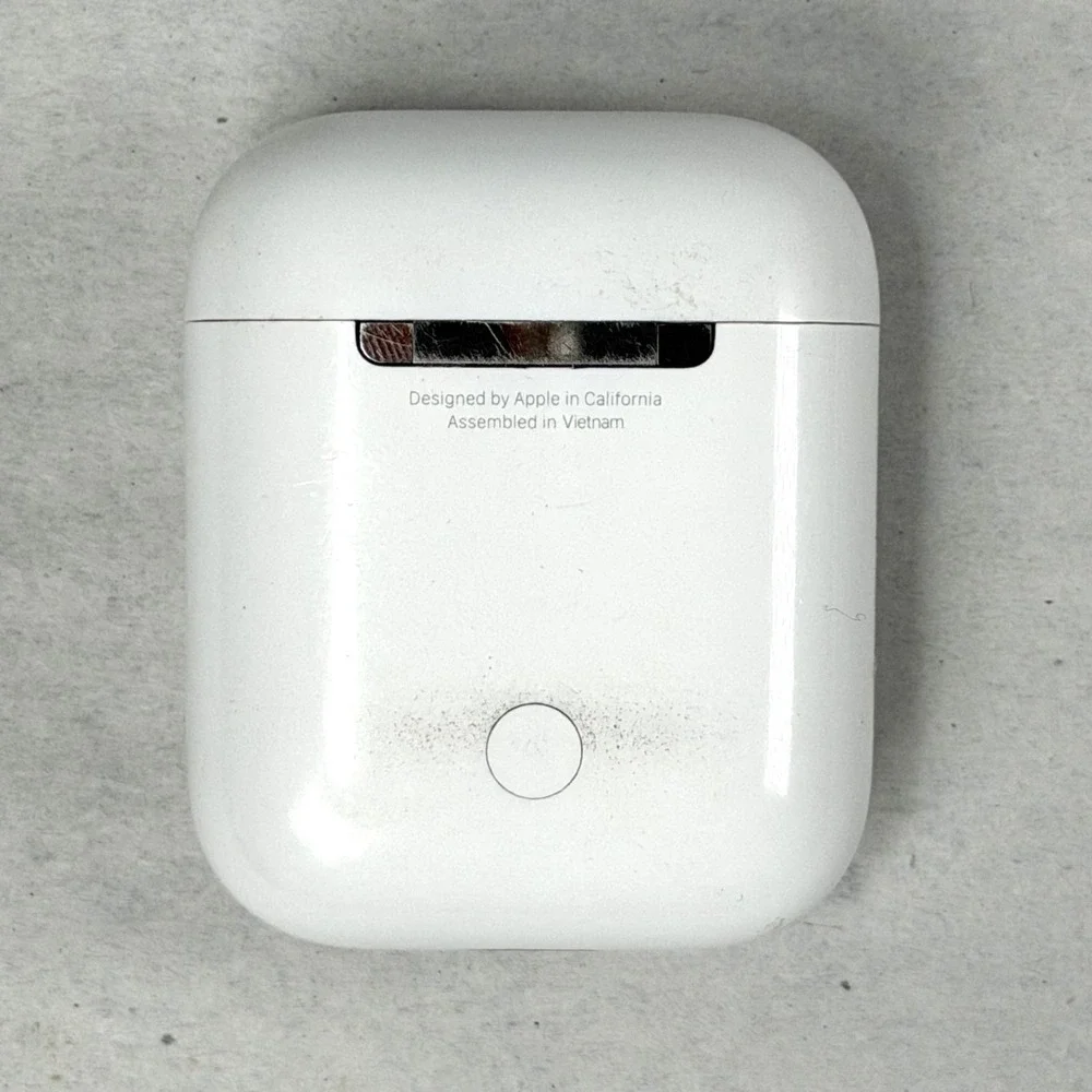 Apple AirPods 2nd Generation White Wireless Bluetooth Earbuds / EMC2862 / Tested
